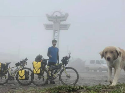 How to Handle Stray Dogs When Cycling