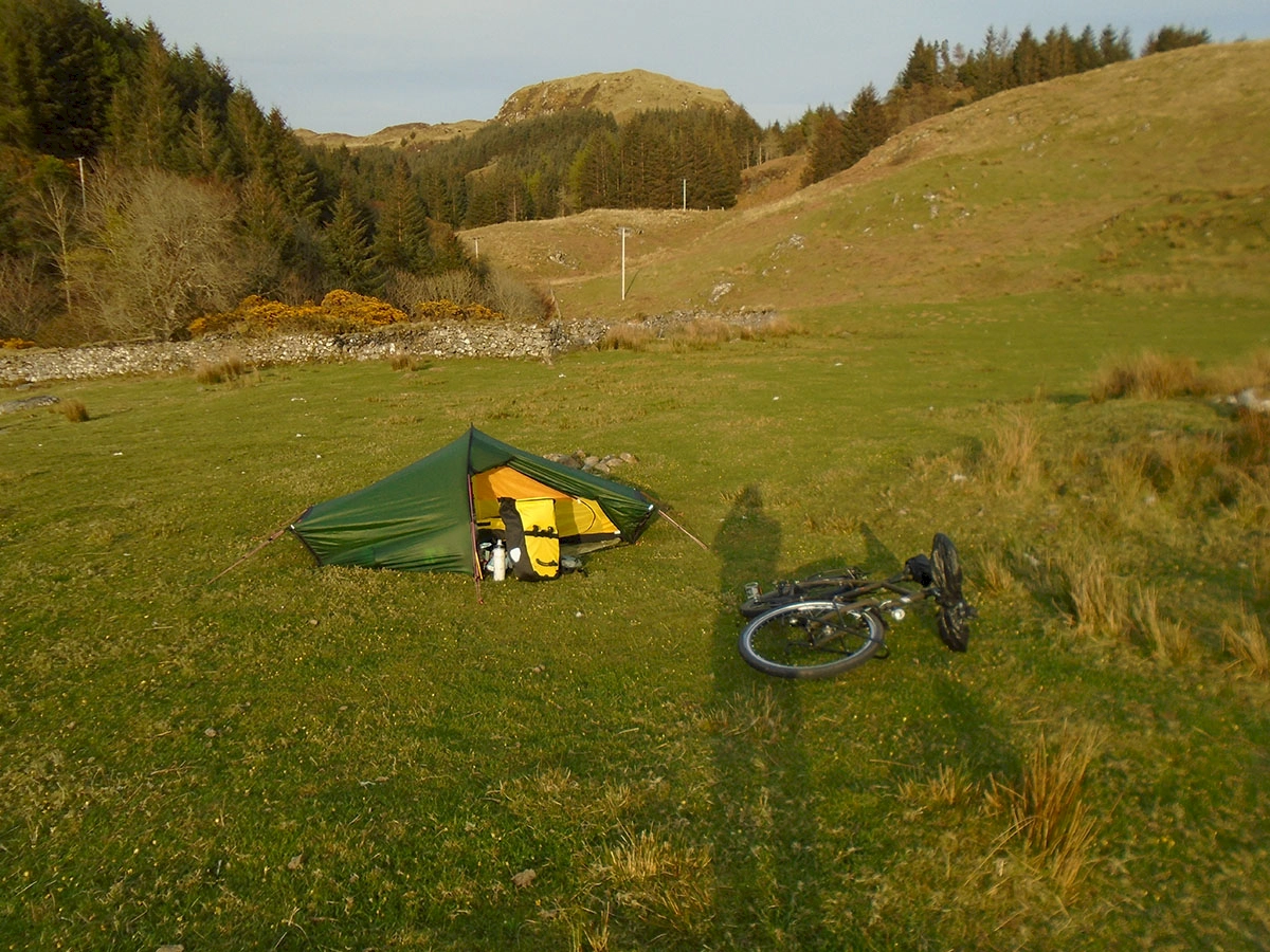 The perfect wild camping location at Kintraw in Scotland