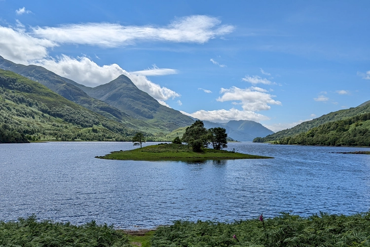 seagulls island viewpoint in kinlochleven on a beautiful sunny day